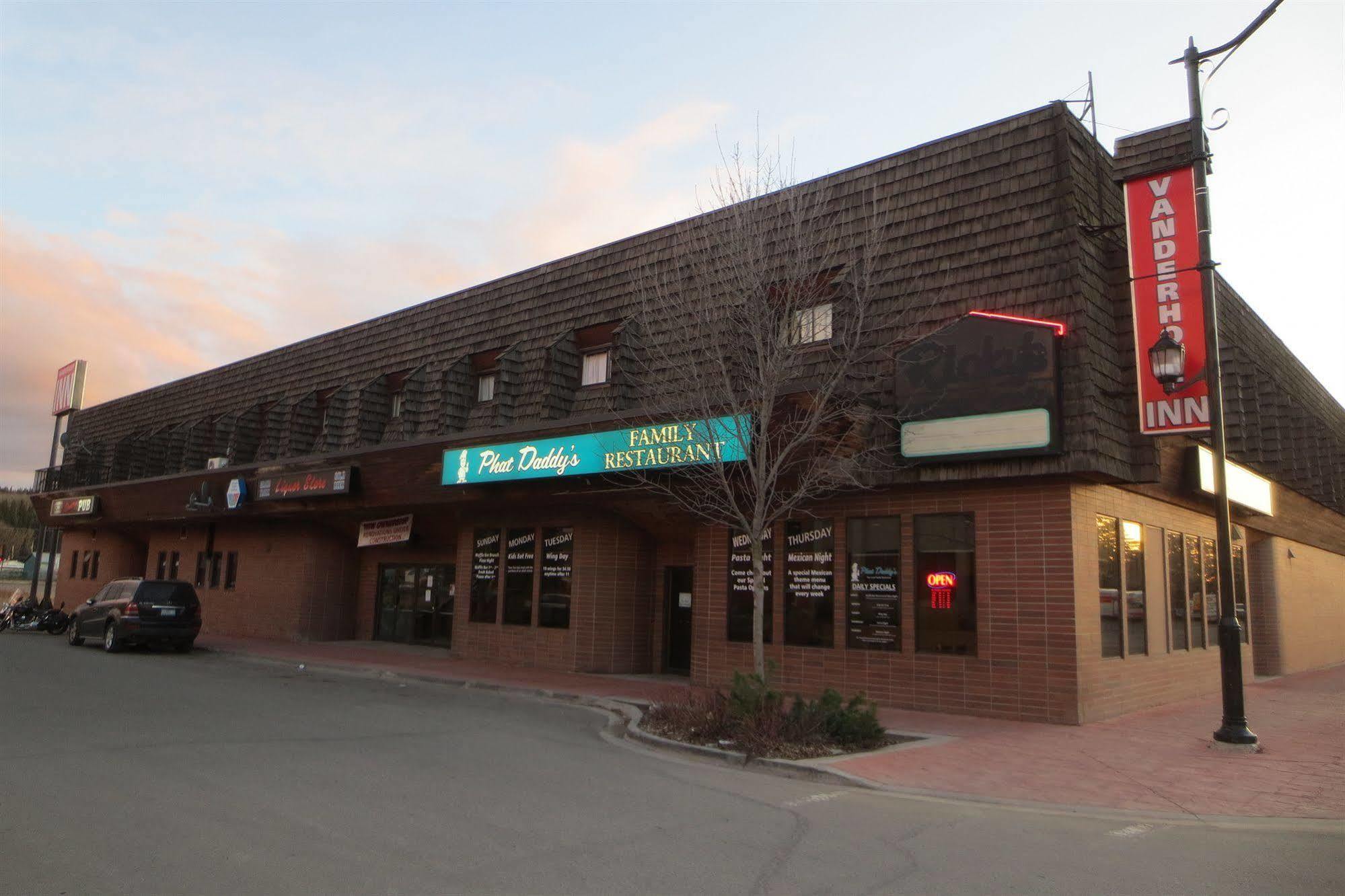 Vanderhoof Inn Exterior photo